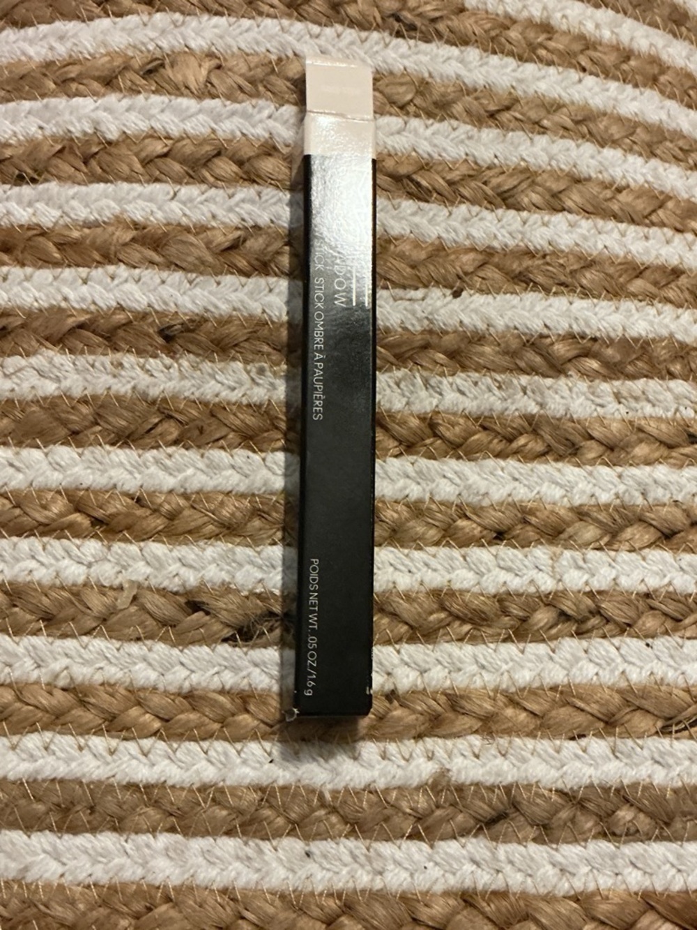 MAC Cosmetics Black Accent Eye Shadow Stick gold stud